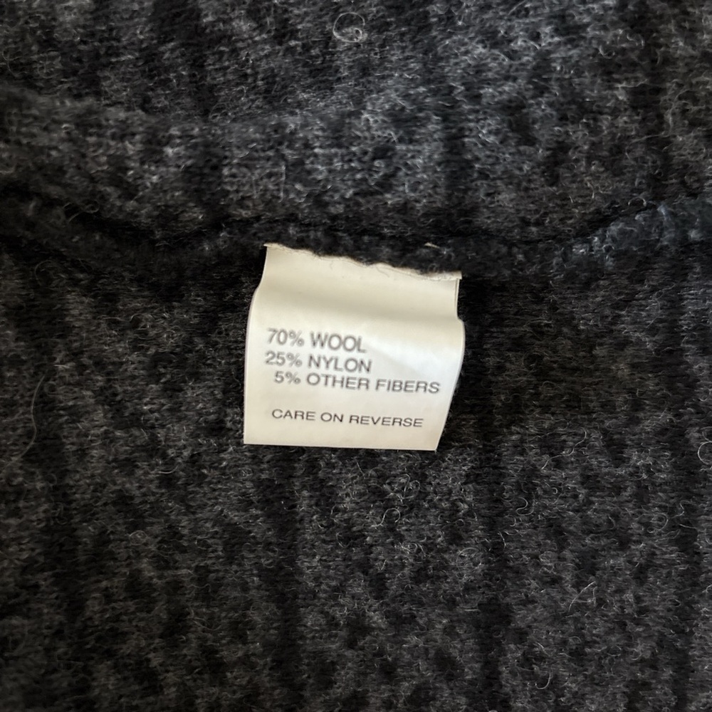 Chiaramente Elegant Textured Women's Cardigan. 70% wool. Made in Italy. - Picture 4 of 7